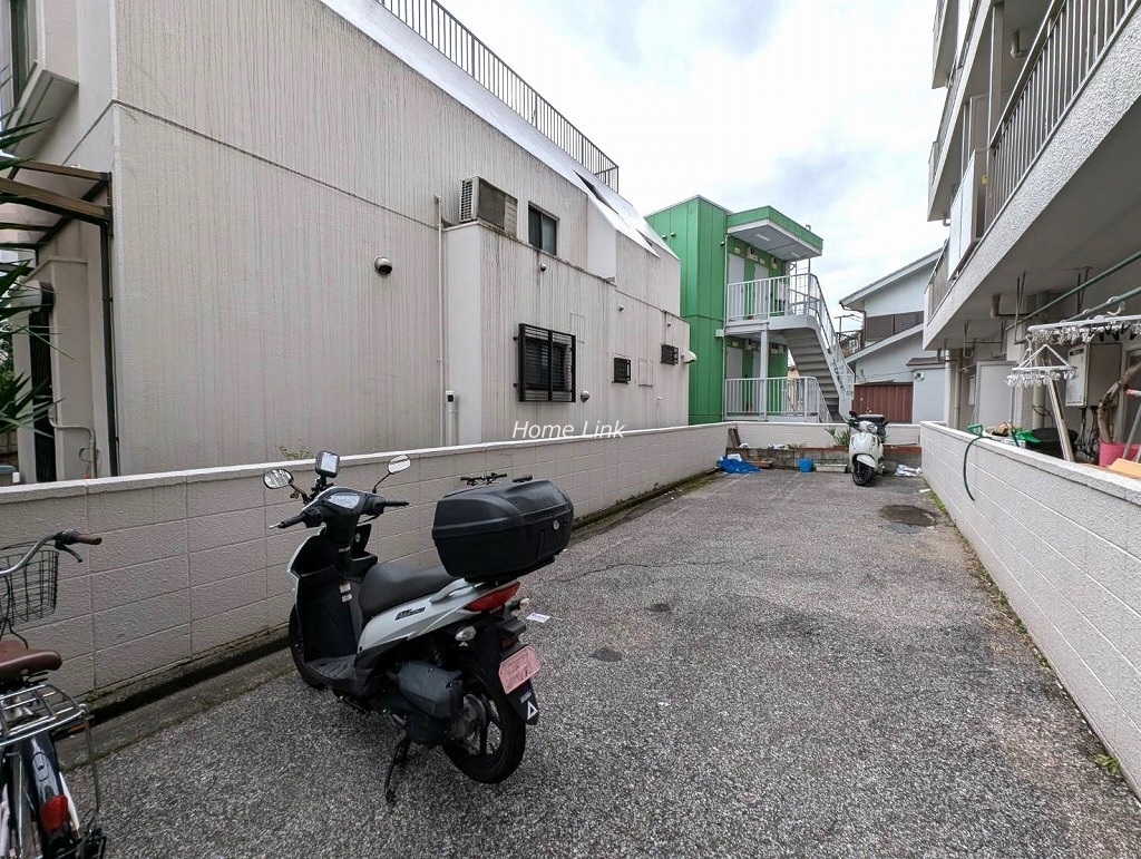 マンションときわ台　バイク置き場